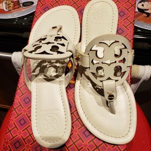Tory Burch Thong Sandal size 5.5 Eggshell